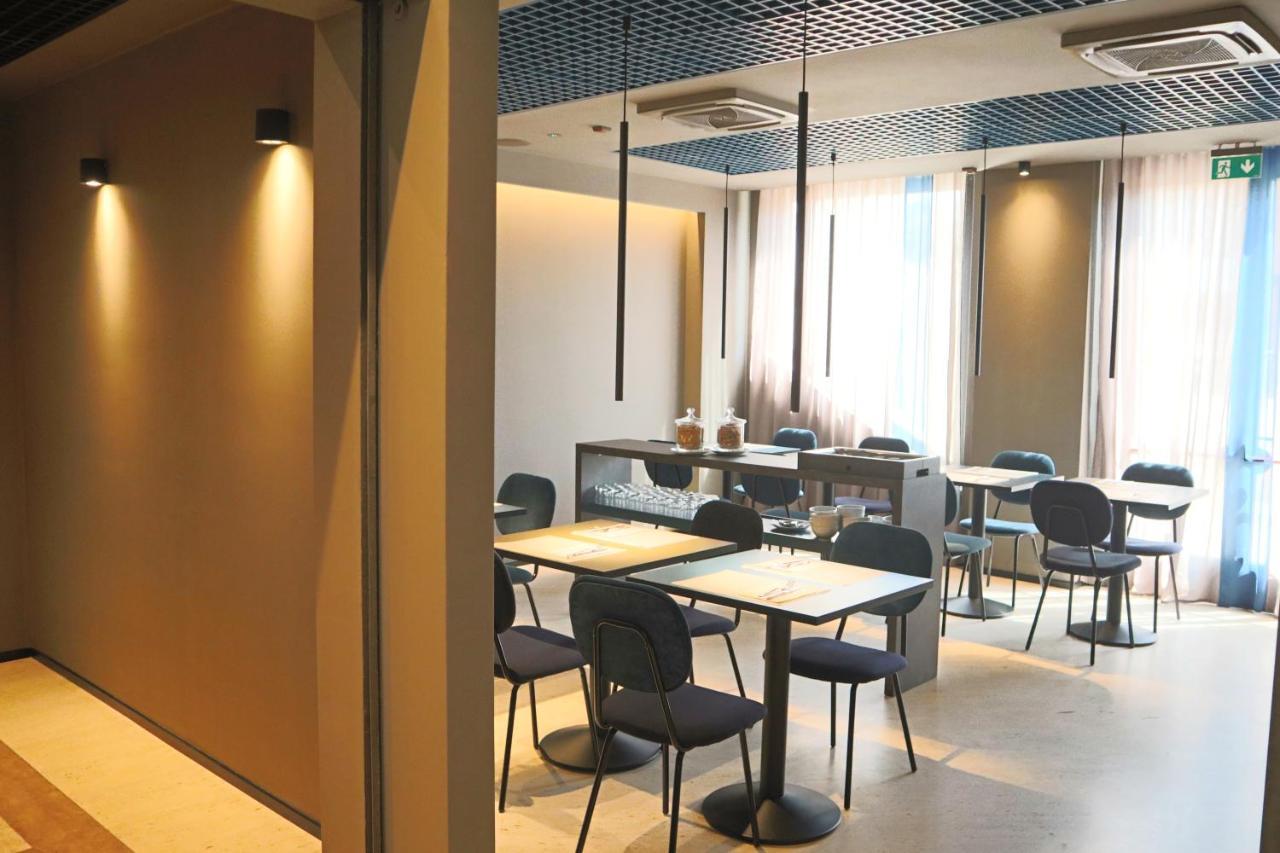 The City Hotel Ancona Esterno foto